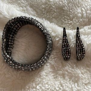Set of jewelry, bracelet ring and earrings dark gray and black